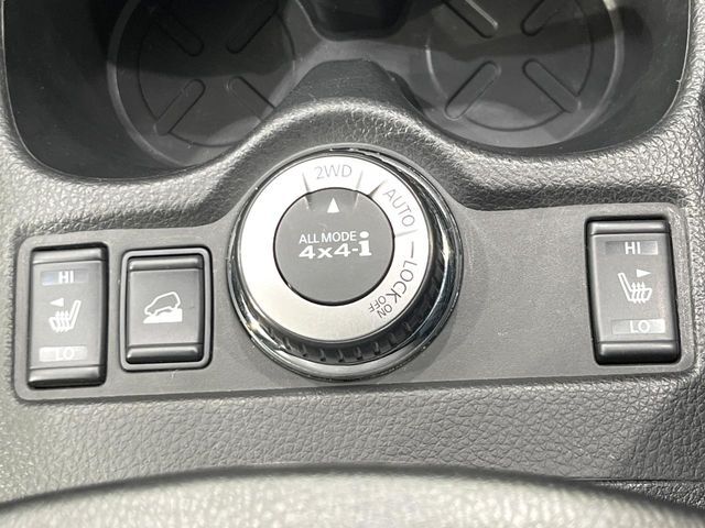 【シートヒーター】寒い日に重宝するシートヒーター！エアコンより早く温まってくれるので寒がりの人も安心ですね♪エアコンの温風は乾燥するから苦手、という方にもをおすすめです。