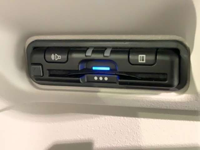 いまや快適なカーライフに欠かせないETCが付いています。