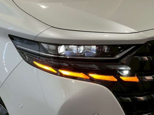 LEDヘッドライト☆彡デイライト機能付きでカッコよく仕上がっております！ 株式会社三和サービスDuxy可児店TEL0574-61-3333 〒509-0203 岐阜県可児市下恵土字広瀬5864-1全国各地からお問合せお待ちしておりますね