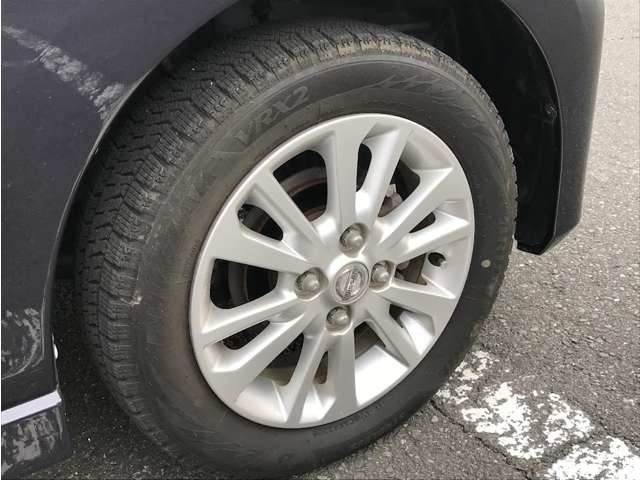 タイヤ残量は6部山程度です！