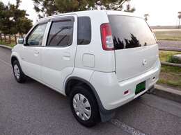 フロント/マクファーソンストラット・リヤ/I.T.L.式のサスペンションに、フロア式の5速MTが組み合わされる。