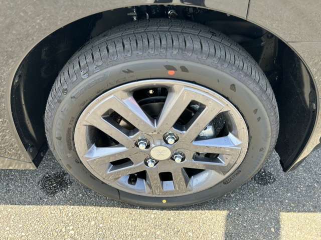 ケイカフェはオールメーカーのお車を取り揃えておりますので、1度のご 来 場 でオールメーカーのお車を実際に見て比べていただくことが出来ます。試乗車も多数ご用意しておりますので、楽しく乗り比べしましょう！