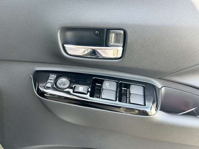 現在お乗りのお車の査定・買取もおこなっております。ご来店時、その場で即査定。納得の査定額にご期待下さい