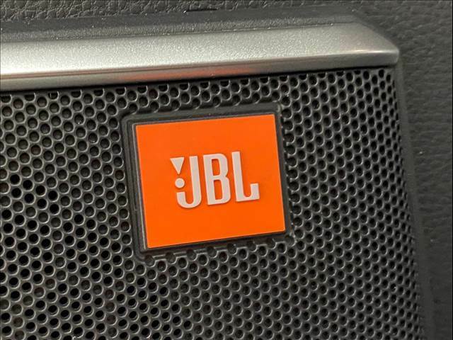 メーカーオプション、JBLサウンド搭載。