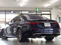 駐車位置検索を含むme connect搭載車！！　専門店ならではの1台！！　安心の右ハンドル！！　禁煙車　取説・記録簿付き　もちろん修復歴御座いません！！　現行型よりフロントエンドのヘッドライトには、