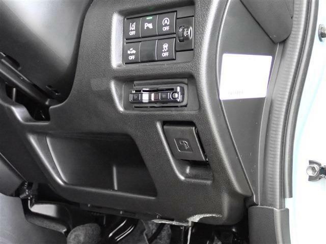 【4WD・セーフティサポート・衝突軽減ブレーキ・障害物センサー・前席シートヒーター・スマートキー】社外ナビ・バックカメラ・DVD・Bluetooth・ETC