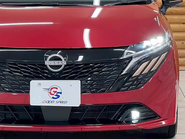 【LEDヘッドライト】です。現在主流のヘッドライトで明るいので視認性が良く安全です。明るさとかっこよさをお楽しみください