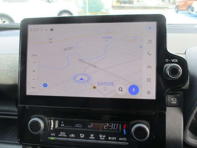 純正ディスプレイオーディオを装着しておりBTオーディオ・カープレイ対応などAVスペックが多彩です。