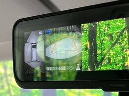 【マルチアラウンドモニター】専用のカメラにより、上から見下ろしたような視点で360度クルマの周囲を確認することができます☆死角部分も確認しやすく、狭い場所での切り返しや駐車もスムーズに行えます。
