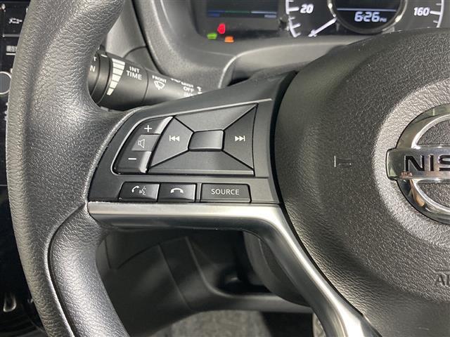 【運転席操作部】『運転席周辺の装備』の画像になります。快適なドライブを楽しむための機能が装備されています！運転席から触れるので使いやすいです！