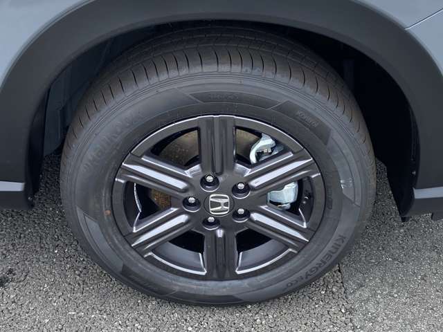 展示車両に関しましても、全ての取り扱いの車に対して厳しくチェックしております。