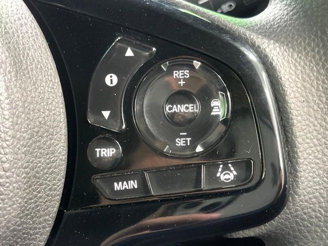 【アダプティブクルーズコントロール】高速道路での長距離走行が楽に！！自動で速度を保つクルーズコントロールが、衝突軽減システムと連携し、前方の車両を感知して車間を保つように速度調節してくれます！！