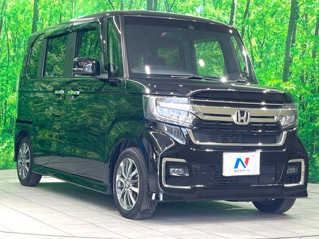 高透明度のガラス皮膜で撥水はもちろん、上質なツヤ・光沢を実現。紫外線や酸性雨から大切な愛車を保護し、色あせ・劣化を防止。「弾スプラッシュコート」、「弾プリミッサコート」からお選びいただけます。