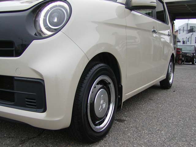 大型サービス工場（運輸局認定整備工場完備）完備！！車検・定期点検・板金塗装等アフターサービスもヤマミにお任せ下さい！