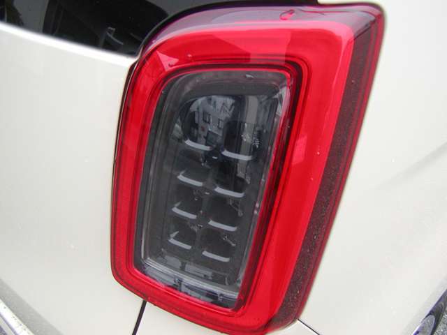 ALLジャンルで豊富な中古車が展示されている車のマーケット！展示場はジャンル別に分かれていて非常に探しやすいです♪