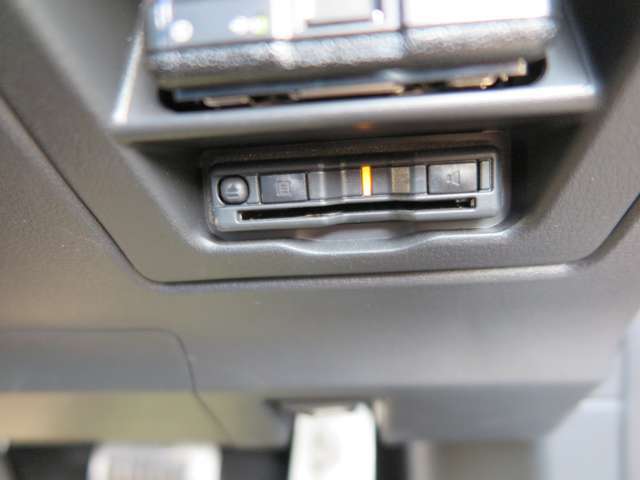 ご覧いただきありがとうございます！車両販売以外でも一般整備や板金など幅広く行っておりますのでお車の事でお悩みの際はお気軽にお問合せ下さい！