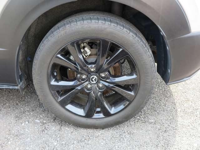 ご覧いただきありがとうございます！車両販売以外でも一般整備や板金など幅広く行っておりますのでお車の事でお悩みの際はお気軽にお問合せ下さい！