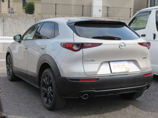 ご覧いただきありがとうございます！車両販売以外でも一般整備や板金など幅広く行っておりますのでお車の事でお悩みの際はお気軽にお問合せ下さい！
