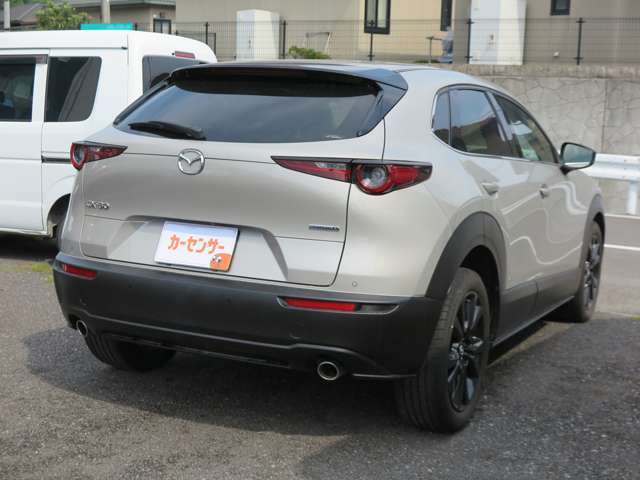 ご覧いただきありがとうございます！車両販売以外でも一般整備や板金など幅広く行っておりますのでお車の事でお悩みの際はお気軽にお問合せ下さい！