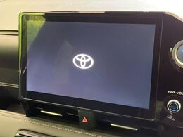 【10.5インチナビ】高級感とインパクトのある大画面ナビを装備。各種オーディオ操作はもちろん、スマホ連携もできる利便性の高いナビです♪