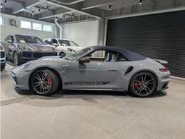 当店は北海道唯一のPORSCHEの正規ディーラーとして、札幌市のみならず全道から多くの方にご来店頂く「ポルシェ 認定中古車センター」です。