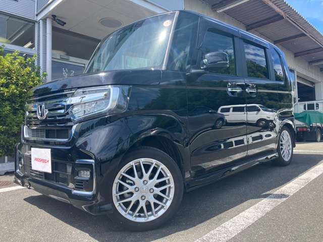この度は、当社のお車をご覧頂き誠にありがとうございます。お車の状態や、装備の詳細はご連絡ください。担当者がご案内させていただきます