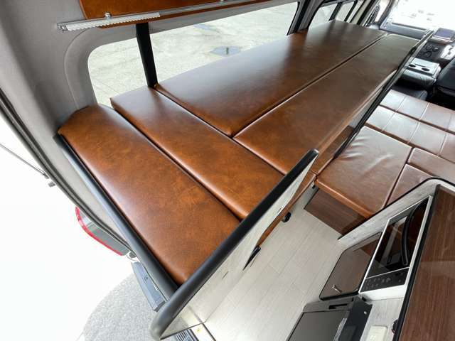 2段ベッドサイズ　上段185×60　下段170×65　大人1名子供1名就寝目安