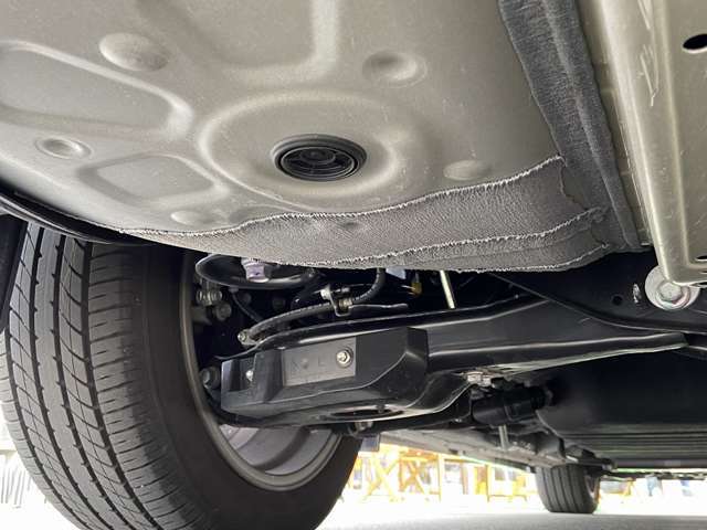 ☆修復歴表示を自社基準では無く、公的機関「（財）日本自動車査定協会」の基準を採用し、全車に修復歴の有無や箇所、程度を明記☆