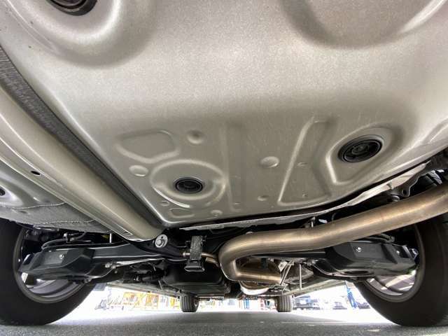 関東・関西仕入メイン☆低走行車がズラリ☆他店在庫の取寄せ陸送費は一部車両を除き無料対応☆全車試乗可能☆敷地内に東北陸運局認証工場併設☆各種オートローン、任意保険取扱代理店、ナビ等電装品やタイヤなども♪