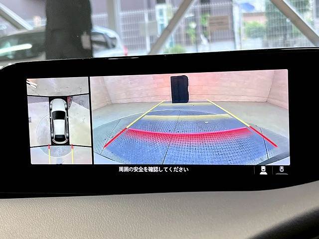 【アラウンドビューモニター】を装備で駐車が苦手な方でも安心です。