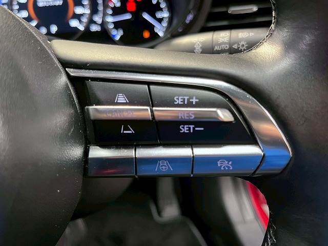【クルーズコントロール】装備車両になります。遠距離ドライブの高速道路などでは大活躍で疲労軽減に役立ちます。
