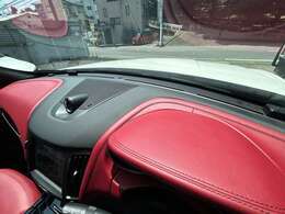 マセラティあるあるのダッシュボードのウキや剥がれはございません！