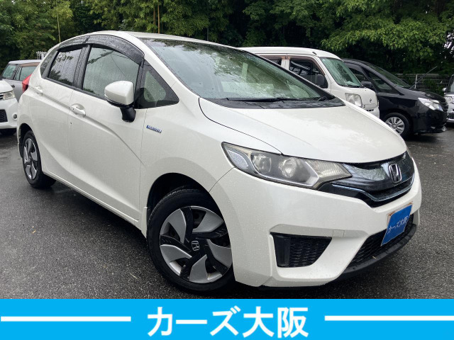気になる方には、各キズ1箇所につき30000円で綺麗に板金塗装をしてからのお渡しも可能です。ルーフ・サイドステップは1箇所50000円になります。