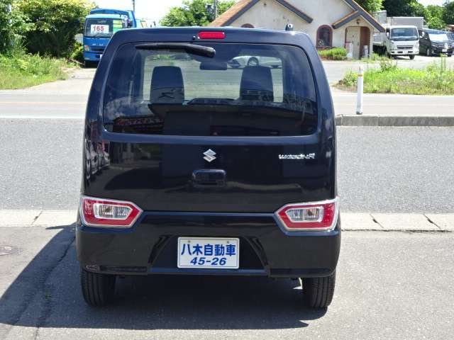 自社在庫200台以上！軽・コンパクト・ミニバン・ハイブリッドカー・セダン・商用車・トラックなど多種多様な車が勢揃いの見応えのある店です
