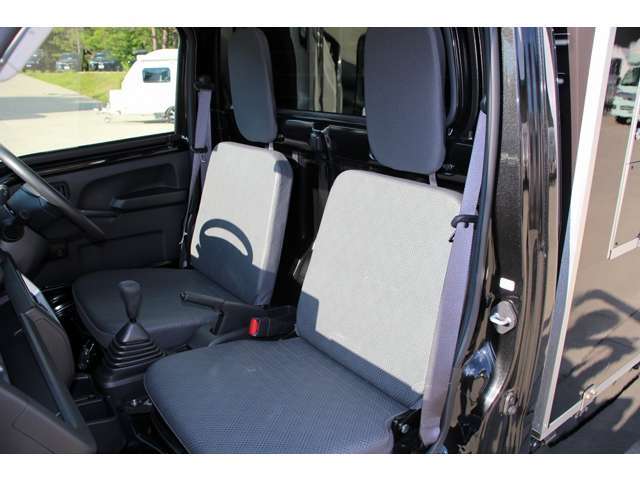 移動販売車　キッチンカー　ケータリングカーをお探しの客様は、フジカーズジャパン神戸西宮へ是非お越し下さい！