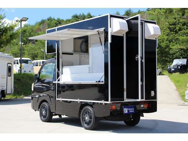 関西大型複合展示場で専門スタッフがカーライフをサポートします！まずはお気軽にお問い合わせ下さい。
