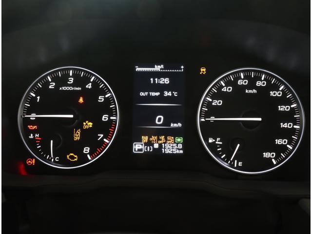 視認性に優れたメーターで、夜間走行も安心して運転できます！マルチインフォメ―ションディスプレイには車両情報を表示！メーター内の光度調整機能も付いております！