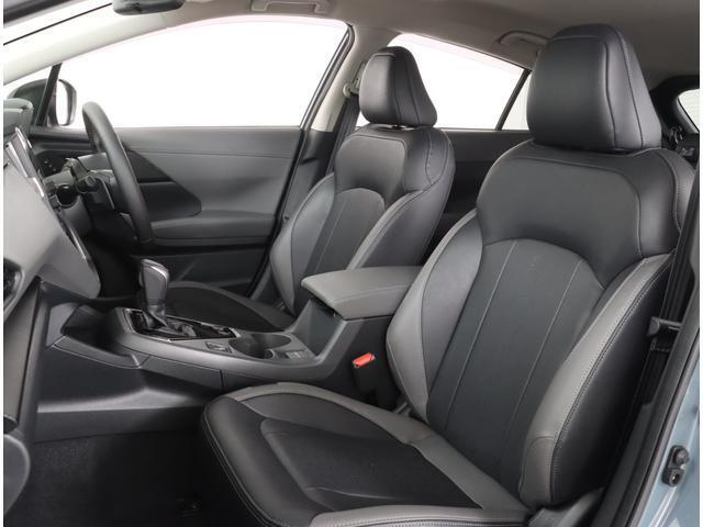長時間の運転も疲れにくいフロントシート！体をしっかり支えてくれて運転がしやすい形状です！！
