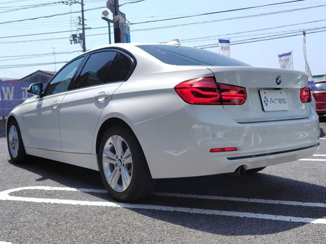 厳選されたBMW中古車が60台ほど展示されております。営業時間は10：00から18：00で年中無休（GW・お盆・年末年始を除く）で営業しております。