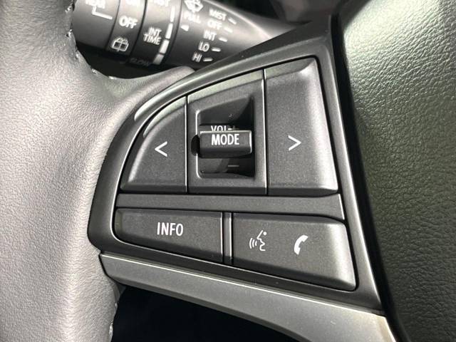 【ステアリングスイッチ】運転中、前方から目線をそらすことなく、オーディオ等の操作が可能な便利機能！安心＆快適なドライブを演出してくれます♪