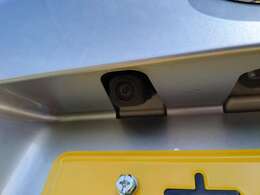 【バックカメラ】駐車する際に後方を確認するのに役立ちます！目視では確認できない障害物や小さな子供がカメラで確認できるので安心です！