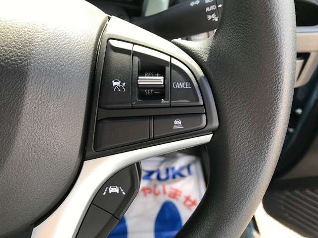 高速道路で頼もしいクールーズコントロールが装備されてます！また、追従走行が可能な設定となってます！