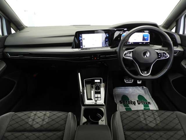 ☆『Travel　Assist』：同一車線内全車速運転支援システムで210km/hまでの速度域で予め設定した車速内において前走車との一定間隔および走行レーンの維持をサポートします☆