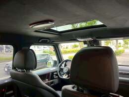 ■前後パークセンサー■3Dコックピット■スカッフイルミネーション■純正ナビゲーション■純正ビルトインETC■AMGデュアルエキゾースト■フルセグ■サイドステップラッピングフィルム施工