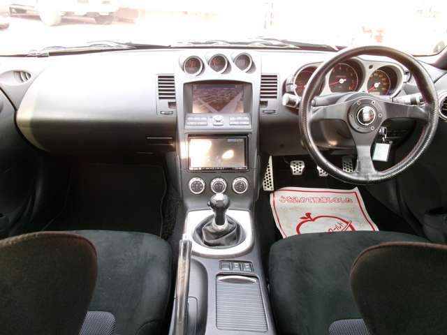 車内のインパネ全体です。