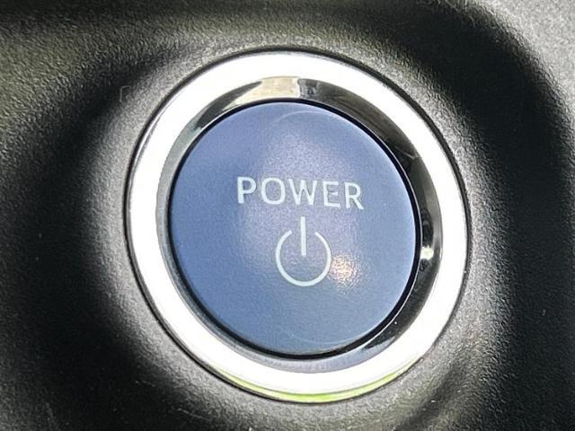 WECARSの展示場では実際に見て、触ってお車をお選びいただけます！知識の豊富な営業スタッフが様々なカーライフをご提案いたします！