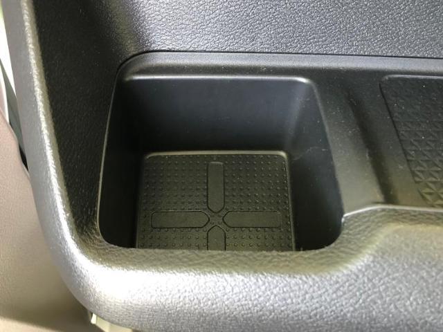 WECARSでは各商談席に大型モニターをご用意しております！見やすい大画面でゆったりと全国の在庫をご覧いただけます！是非ご来店お待ちしております！