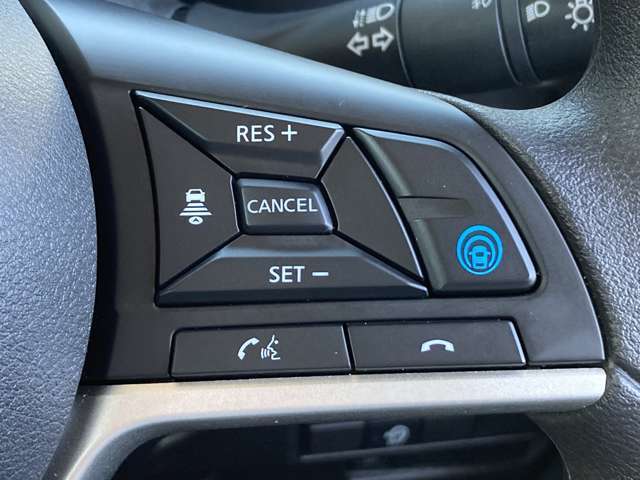 高速道路の同一走行レーンでの運転支援☆日産の電動化技術☆プロパイロット☆が装備されています。