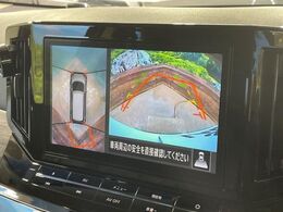 【アラウンドビューモニター】専用のカメラにより、上から見下ろしたような視点で360度クルマの周囲を確認することができます☆死角部分も確認しやすく、狭い場所での切り返しや駐車もスムーズに行えます。