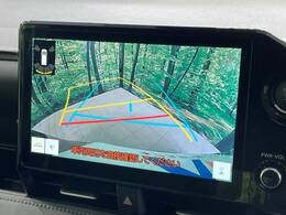 【バックカメラ】駐車時に後方がリアルタイム映像で確認できます。大型商業施設や立体駐車場での駐車時や、夜間のバック時に大活躍！運転スキルに関わらず、今や必須となった装備のひとつです！